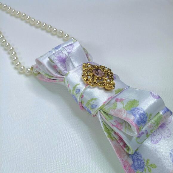 Handmade Vintage Tie Necklace Pastel Floral RMN Pearl Beads Upcycled Butterfly - Picture 9 of 14